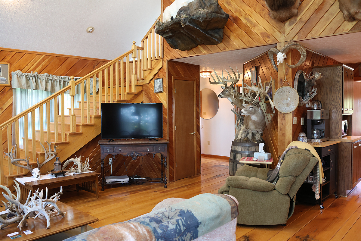 PVA-common-area Living area at Paradise Valley Adventures